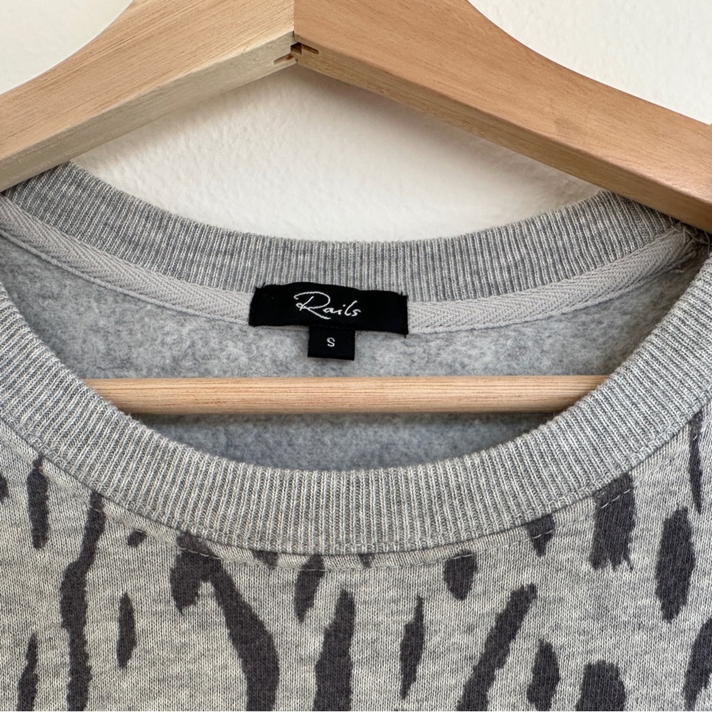 Rails Marlo Gray Abstract Cheetah Long Sleeve Cre… - image 5